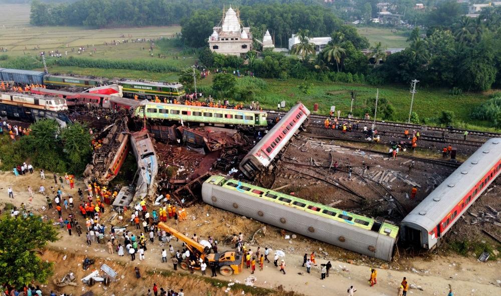 The Weekend Leader - Odisha train tragedy: Trains won't stop at Bahanaga station till CBI's green signal
